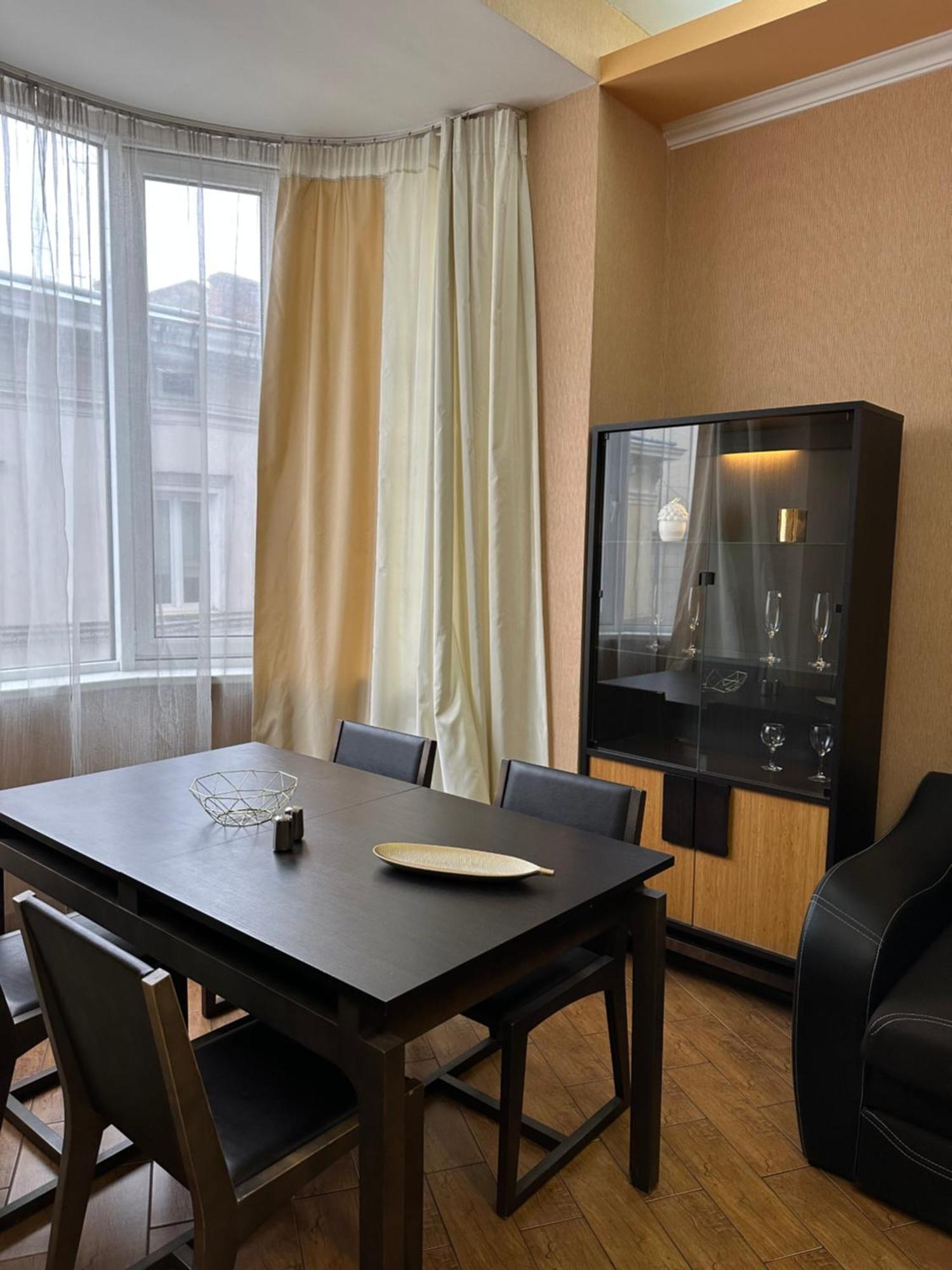 Vip Apartments ! Lviv Kültér fotó