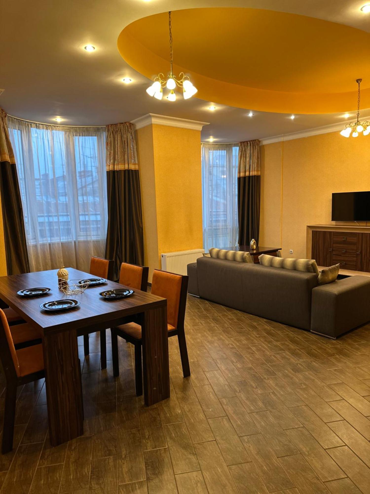 Vip Apartments ! Lviv Kültér fotó